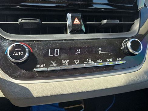 Used 2020 Toyota Corolla LE FWD image 9
