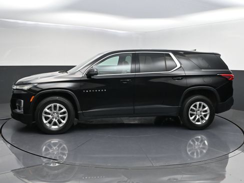 Used 2023 Chevrolet Traverse LS FWD image 4