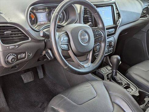 Used 2019 Jeep Cherokee Limited FWD image 10