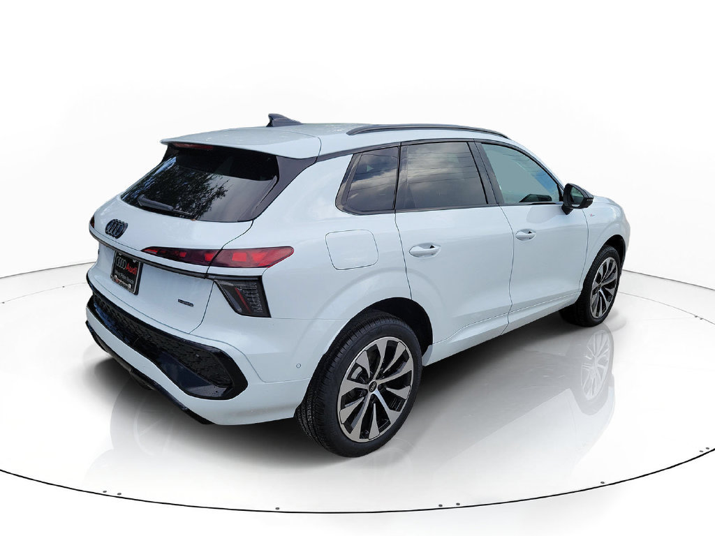 New 2026 Audi Q3 quattro 2.0T AWD/4WD image 4