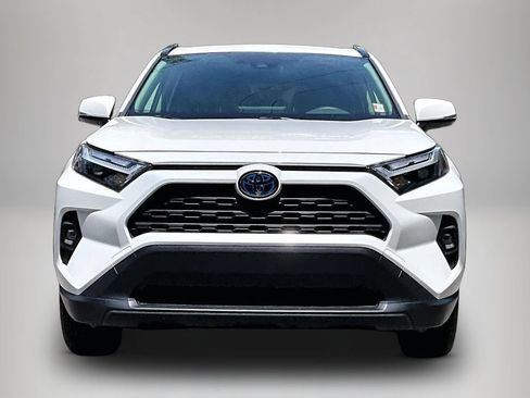 Used 2022 Toyota RAV4 XLE Premium AWD/4WD image 3