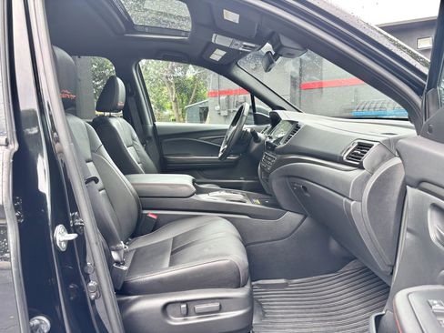 Used 2025 Honda Passport TrailSport image 7