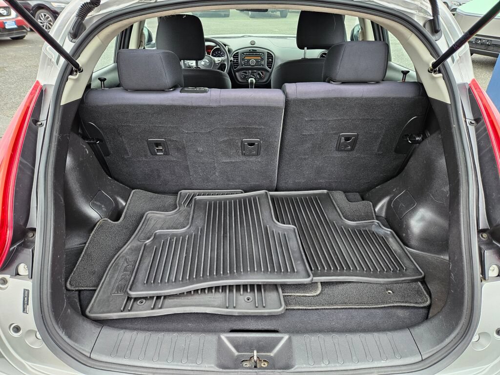Used 2011 Nissan Juke S FWD image 9