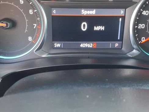 Used 2023 Chevrolet Traverse LT image 7