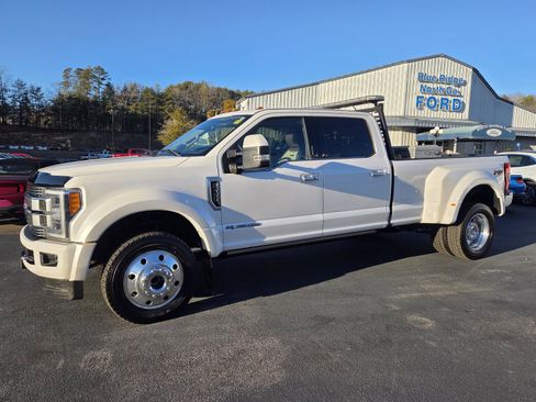 Used 2019 Ford F450 Limited image 2