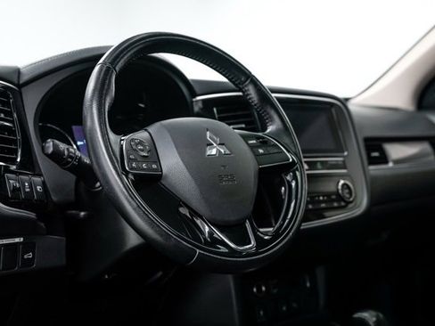 Used 2019 Mitsubishi Outlander SEL image 11