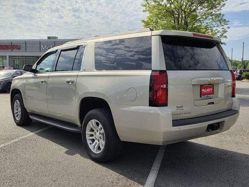 Used 2017 Chevrolet Suburban LT image 3
