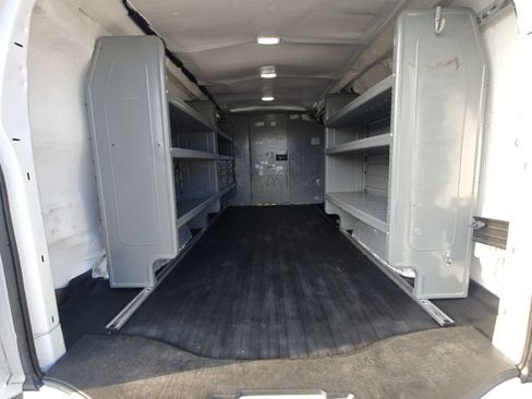 Used 2018 Chevrolet Express 2500 w/ Driver Convenience Package RWD image 30