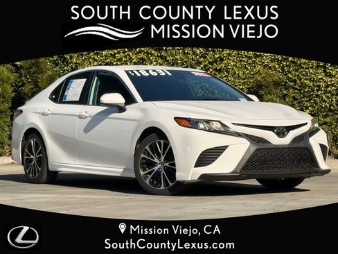 Used 2019 Toyota Camry image 1