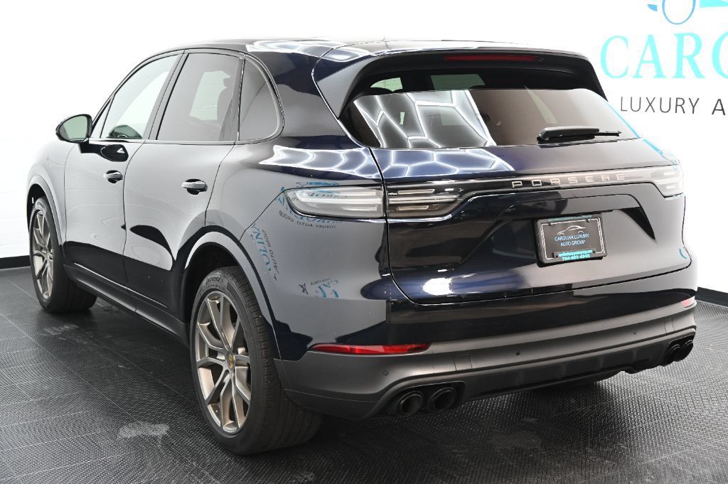 Used 2023 Porsche Cayenne S Platinum AWD/4WD image 5