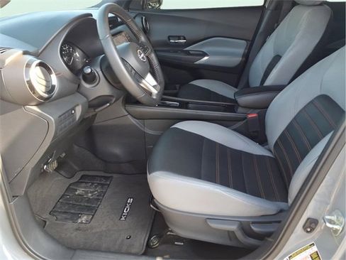 Used 2023 Nissan Kicks SR w/ SR Premium Package image 17