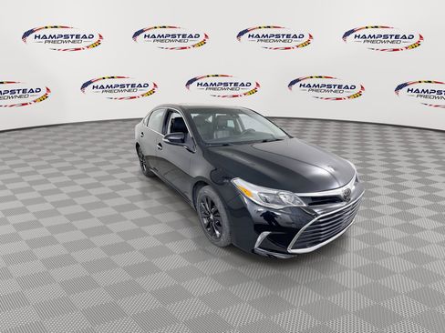 Used 2017 Toyota Avalon XLE Premium w/ All Weather Liner Package FWD image 2