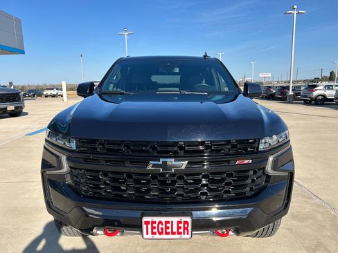 Used 2023 Chevrolet Suburban Z71 w/ Luxury Package AWD/4WD image 19