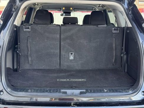 Used 2023 Toyota Highlander LE image 33