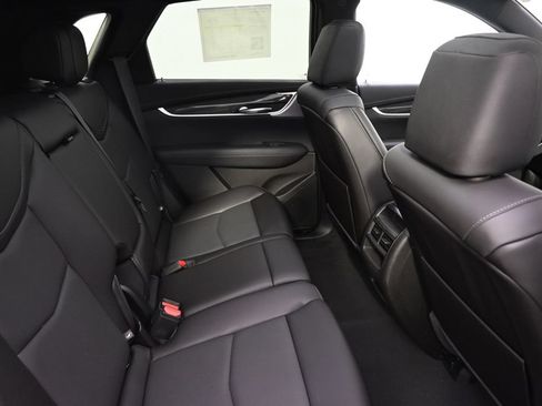 Certified 2024 Cadillac XT5 Sportv w/ LPO, Floor Liner Package AWD/4WD image 15