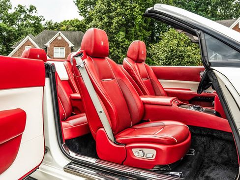 Used 2016 Rolls-Royce Dawn RWD image 85
