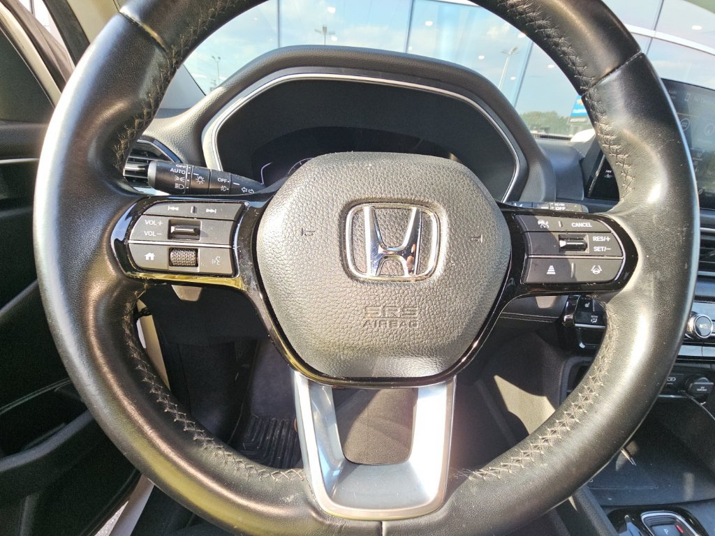 Used 2023 Honda Pilot Touring image 17