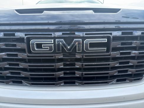 Used 2023 GMC Sierra 1500 Denali Ultimate AWD/4WD image 10