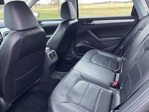 Used 2013 Volkswagen Passat 2.5 SE image 11