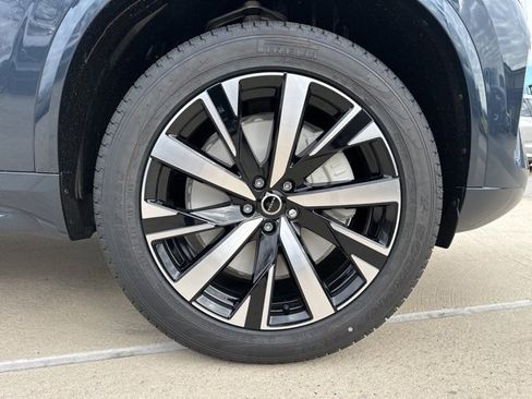 New 2026 Volvo XC90 B6 Core image 9