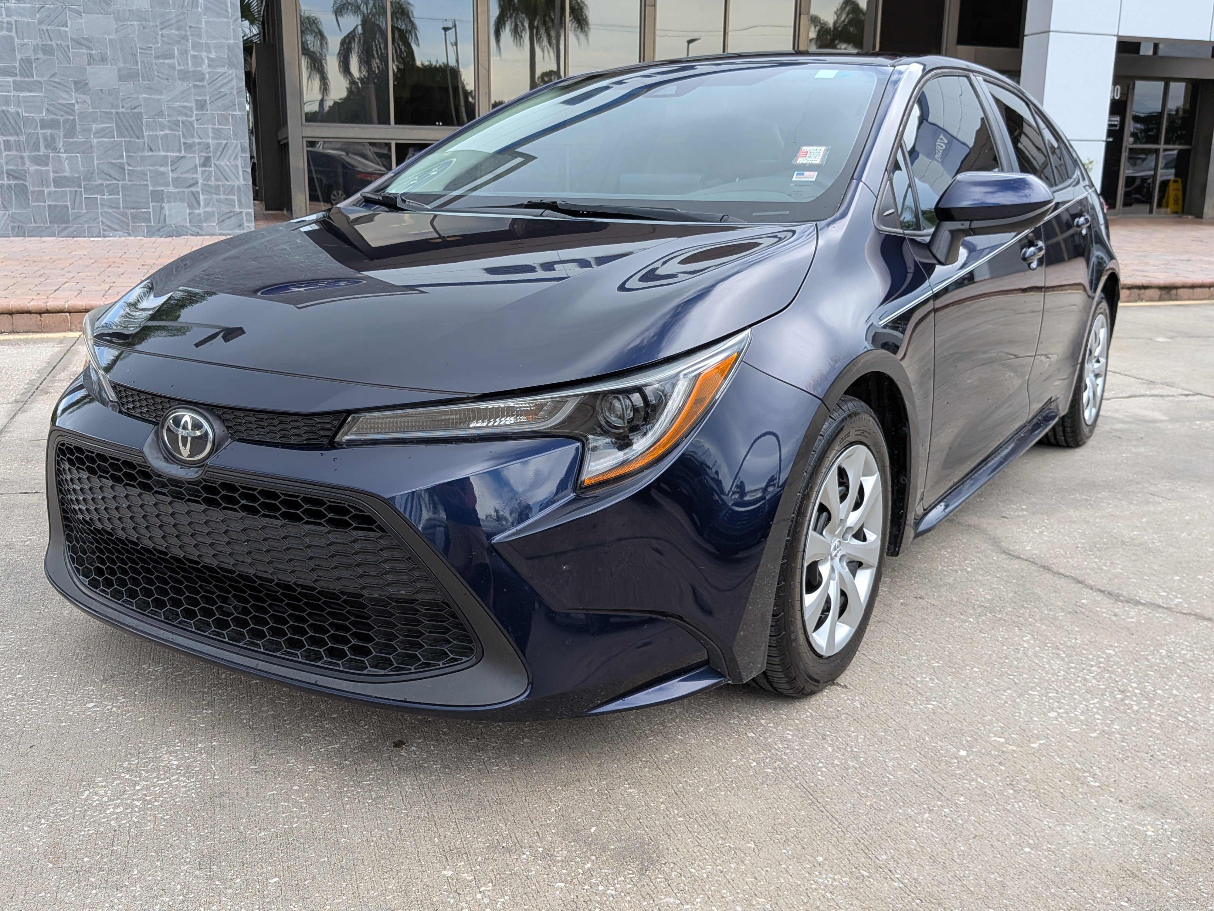 Used 2022 Toyota Corolla LE FWD image 8