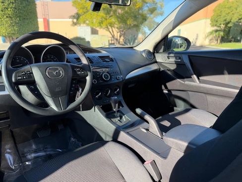 Used 2013 MAZDA MAZDA3 i Sport image 10
