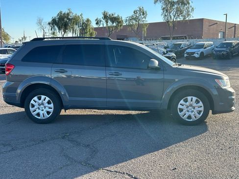 Used 2019 Dodge Journey SE w/ Connectivity Group image 4