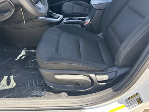 Used 2018 Hyundai Elantra SEL FWD image 18