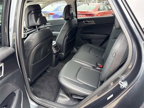 Used 2025 Kia Sportage EX w/ Premium Package image 17