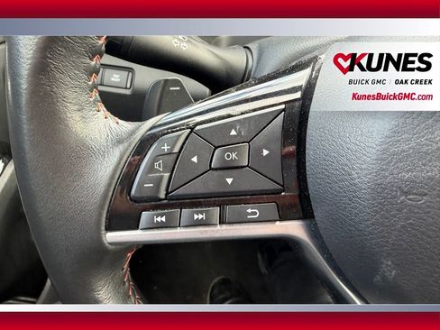 Used 2025 Nissan Altima 2.5 SR FWD image 10