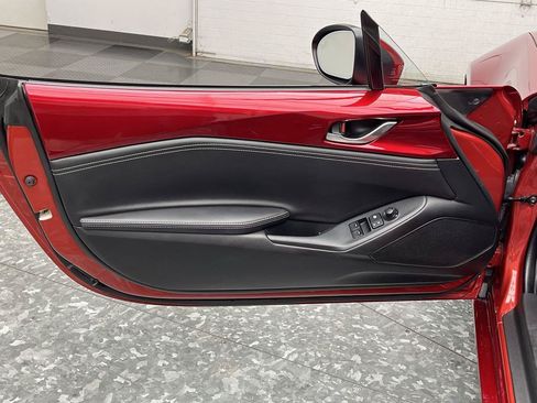 Used 2021 MAZDA MX-5 Miata RF Grand Touring RWD image 7