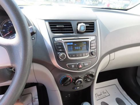 Used 2017 Hyundai Accent SE FWD image 20