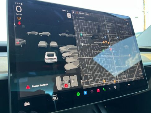 Used 2021 Tesla Model 3 Standard Range Plus image 34