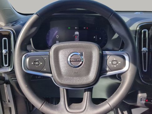 Used 2023 Volvo XC40 B5 Plus image 60