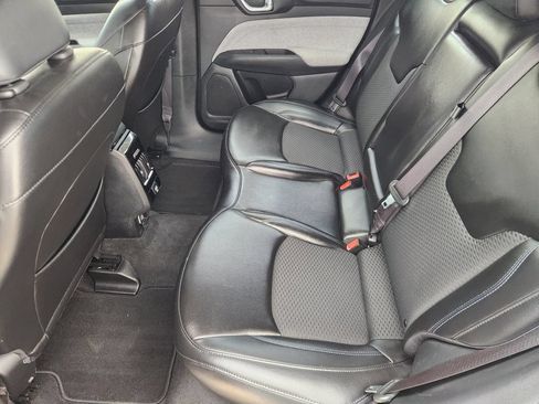 Used 2022 Jeep Compass Latitude FWD image 30