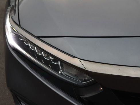 Used 2018 Honda Accord Sport image 11