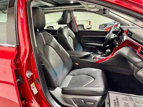 Used 2019 Toyota Camry XSE image 21