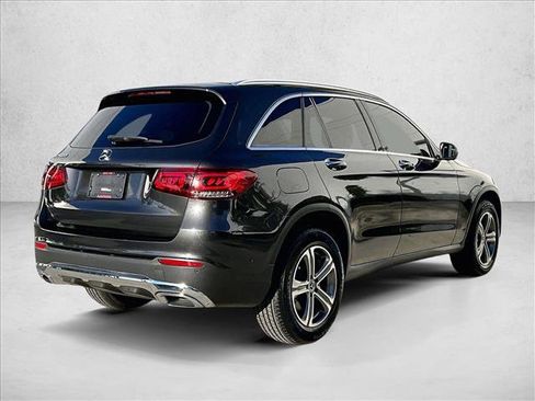 Certified 2022 Mercedes-Benz GLC 300 image 2