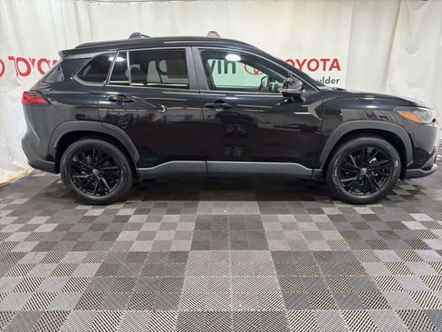 Used 2024 Toyota Corolla Cross AWD Hybrid image 8