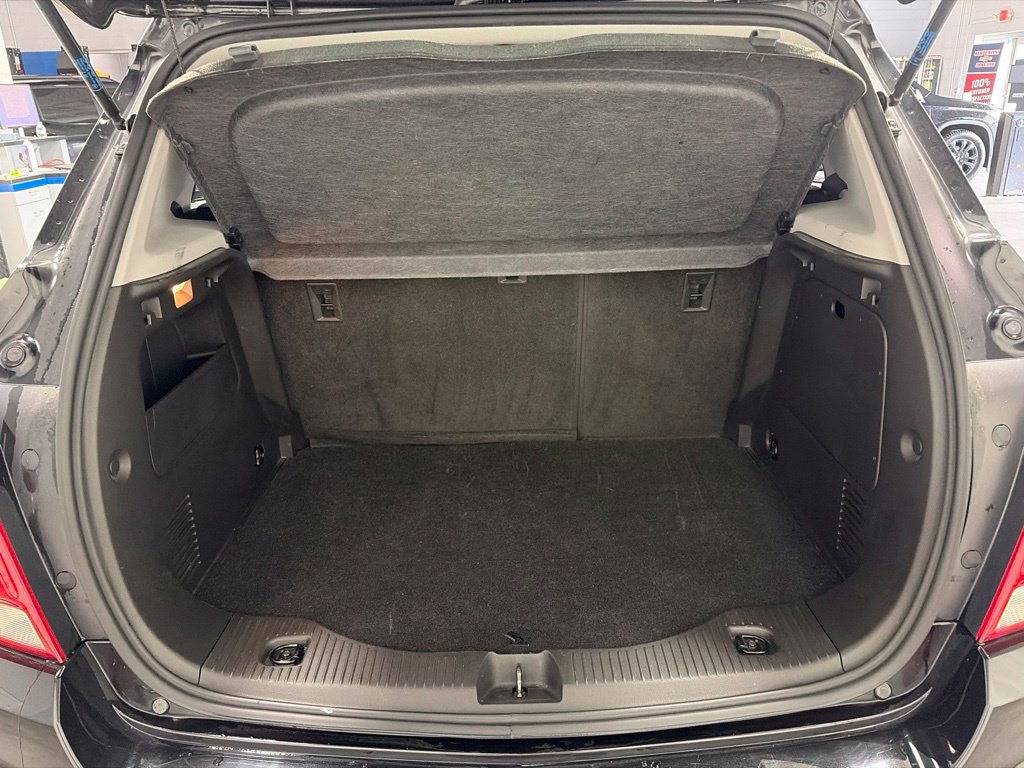 Used 2019 Chevrolet Trax LT w/ LT Convenience Package FWD image 26