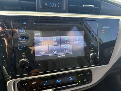 Used 2017 Toyota Corolla LE FWD image 22