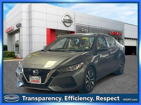Used 2023 Nissan Sentra SV w/ SV Premium Package FWD image 4