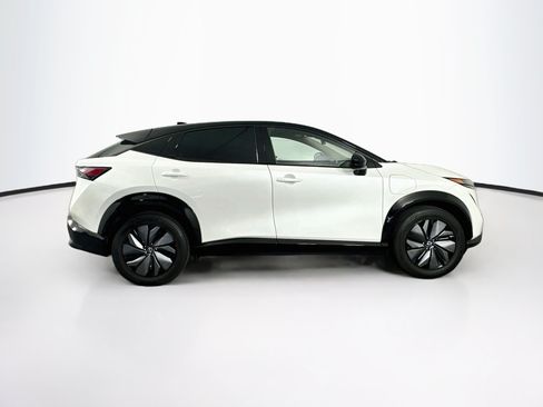 Used 2024 Nissan Ariya AWD image 10
