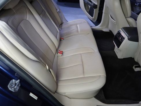 Used 2017 Lincoln Continental Select image 15