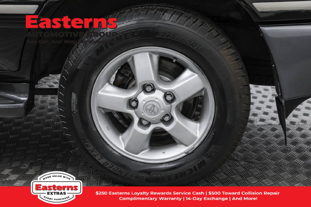 Used 2005 Toyota Land Cruiser w/ Convenience Pkg AWD/4WD image 37