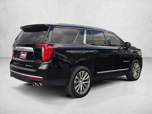 Used 2021 GMC Yukon Denali w/ Denali Premium Package image 5
