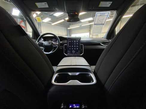 Used 2025 GMC Acadia Elevation image 20