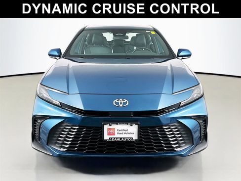 Used 2025 Toyota Camry SE image 2