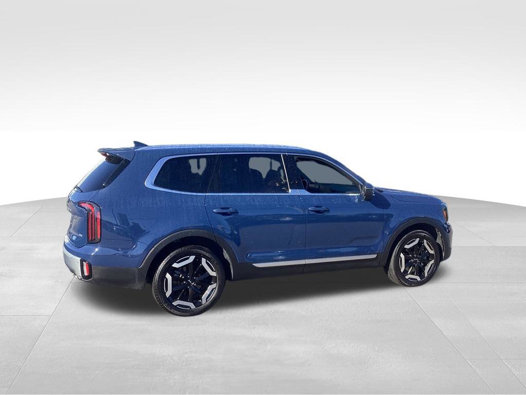 Used 2024 Kia Telluride EX w/ EX Captain's Chair Package AWD/4WD image 7