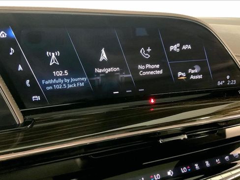 Used 2022 Cadillac Escalade Premium Luxury AWD/4WD image 6